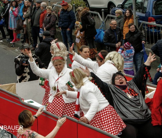 Bottermaats Möhnen, © KG Rot-Weiß Adenau@_SVENBAUERPhotography