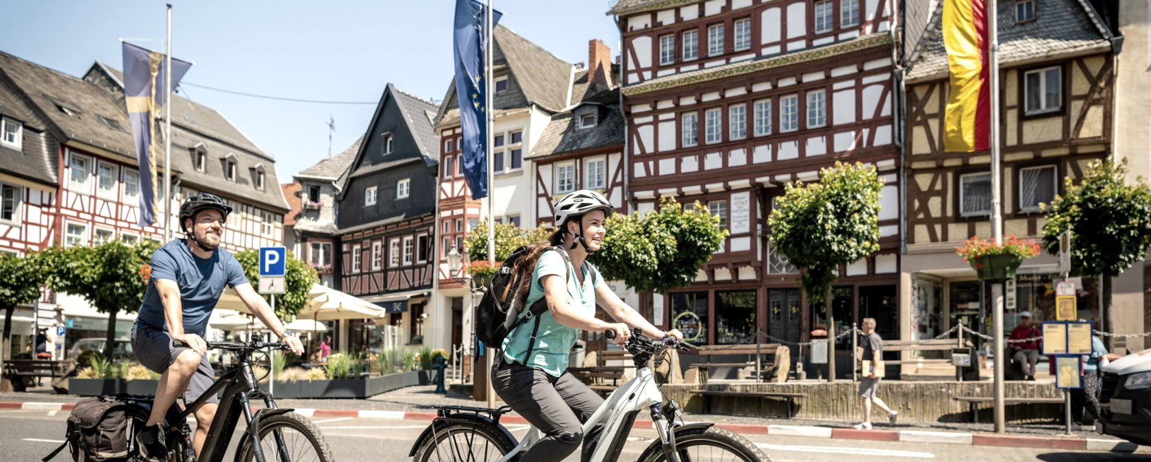 Radler auf dem Vulkan-Radroute-Eifel , © Eifel Tourismus GmbH, Dominik Ketz