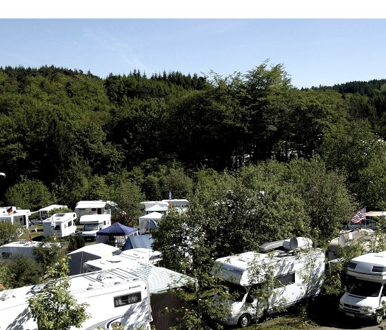 CAMPING | Freie Stellplatzwahl Komfort Idylle, © Camping am Nürburgring GmbH, 53520 Müllenbach