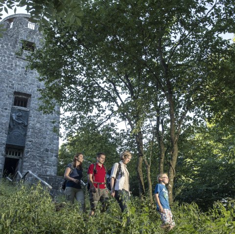 Der Absieg vom Kaiser-Wilhelm-Turm auf der Hohen Acht in der Eifel, © Kappest