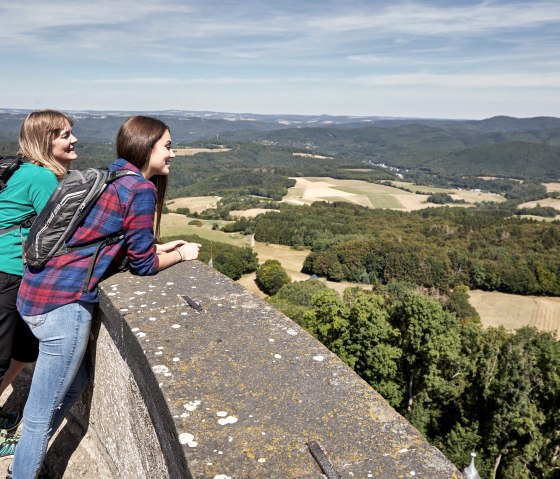 Weitsicht von der Burgruine Nürburg , © TI Hocheifel-Nürburgring©JonathanAndrews