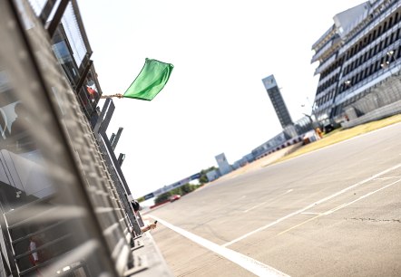 Start und Ziel, © Porsche Sports Cup ©Gruppe C GmbH aus Duisburg 1