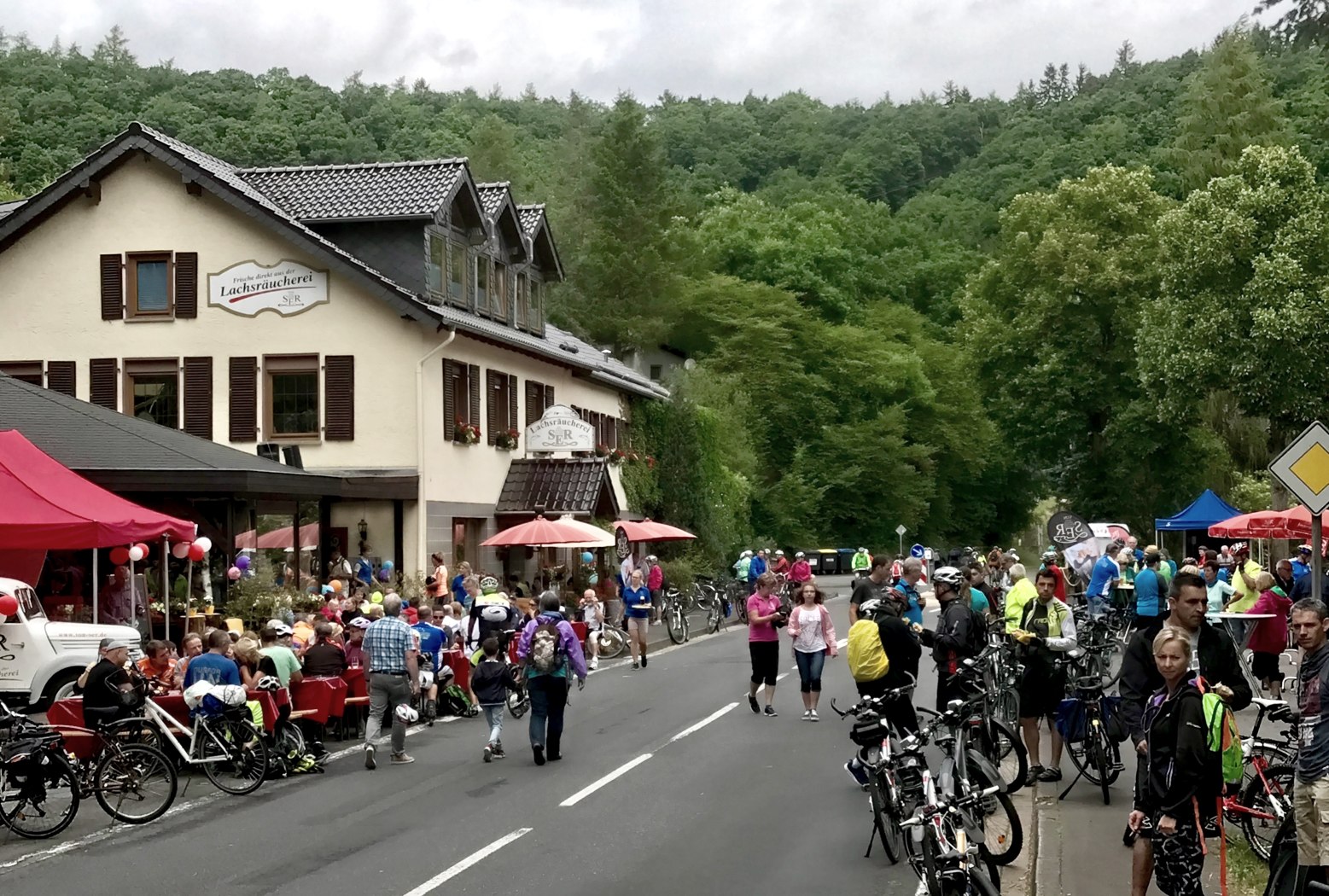 Radler Stopp Sions Eifeler Räucherkammer, © Sebastian Schulte