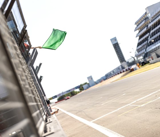 Start und Ziel, © Porsche Sports Cup ©Gruppe C GmbH aus Duisburg 1