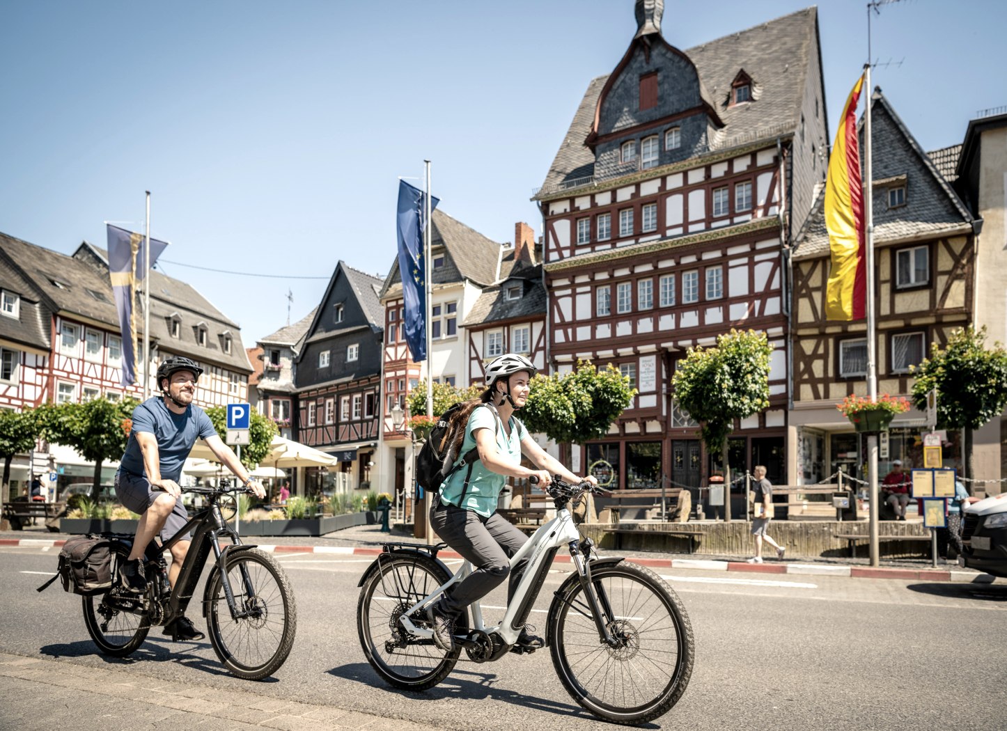 Radler auf dem Vulkan-Radroute-Eifel , © Eifel Tourismus GmbH, Dominik Ketz