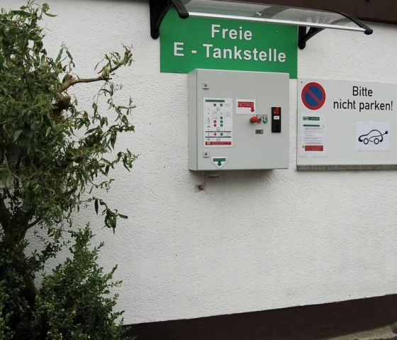 E-Tankstelle/1€ Münzen, © Landgasthaus Pfahl