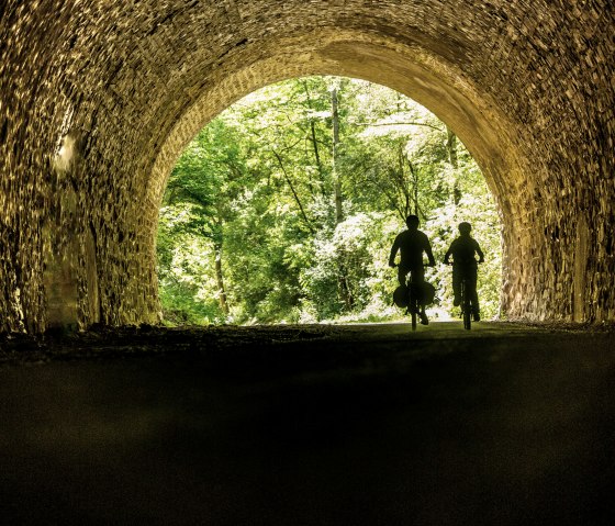 Unterwegs auf dem Ahr-Radweg, © Eifel Tourismus GmbH, Dominik Ketz