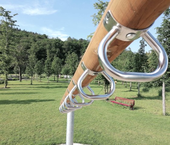 Hangelbalken Spielplatz Müsch, © Tourist-Information Hocheifel-Nürburgring