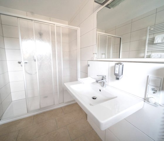 Badezimmer Doppelzimmer, © Hotel Rieder