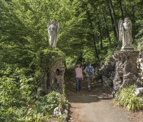 Auf dem Kreuzweg in Aenau, © TI Hocheifel-Nürburgirng,Kappest