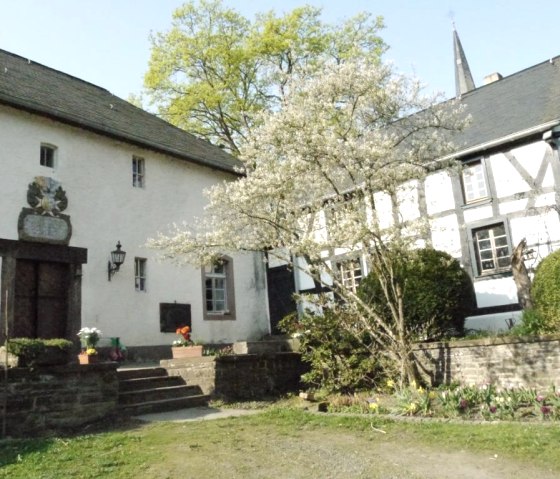 Vue de la maison principale et de la location, © Graichen