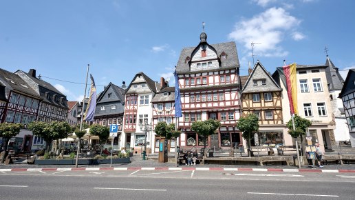 Marktplatz Häuserzeile, © Stadt Adenau