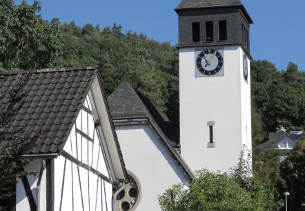 Turm der Erlöserkirche in Adenau, © Tourist-Information Hocheifel-Nürburgring