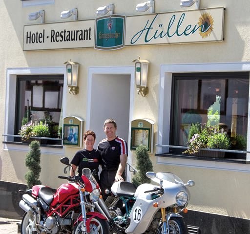 Ihre Gastgeber Ralf & Karla Friedrichs, © Hotel Hüllen