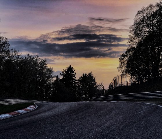 Sonnenuntergang  Nordschleife, © TI Hocheifel-Nürburgring,Sebastian Schulte