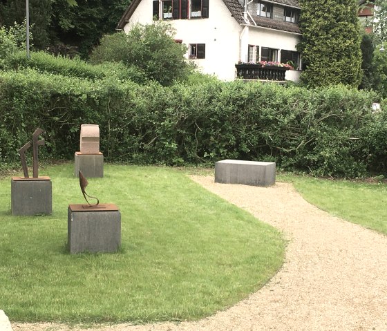 Garten mit Skulpturen, © Michael Bauer