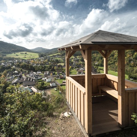 Aussichtspavillion auf der Spicher Ley, © Ahrtal-Tourismus Bad Neuenahr-Ahrweiler e.V., Dominik Ketz